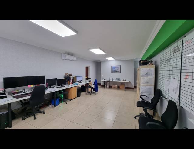 1,840M² WAREHOUSE TO LET IN JET PARK